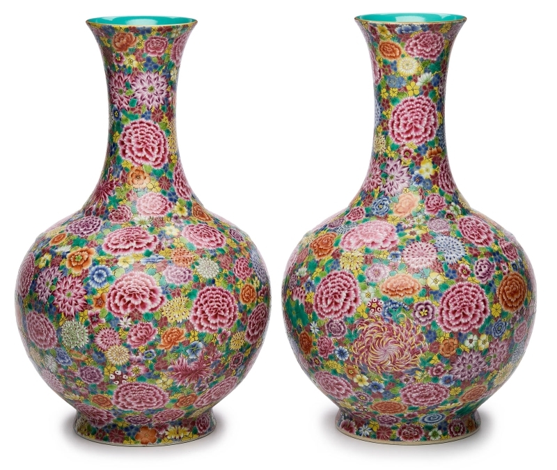 Paar gr. Vasen mit Blumendekor, China wohl um 1900.